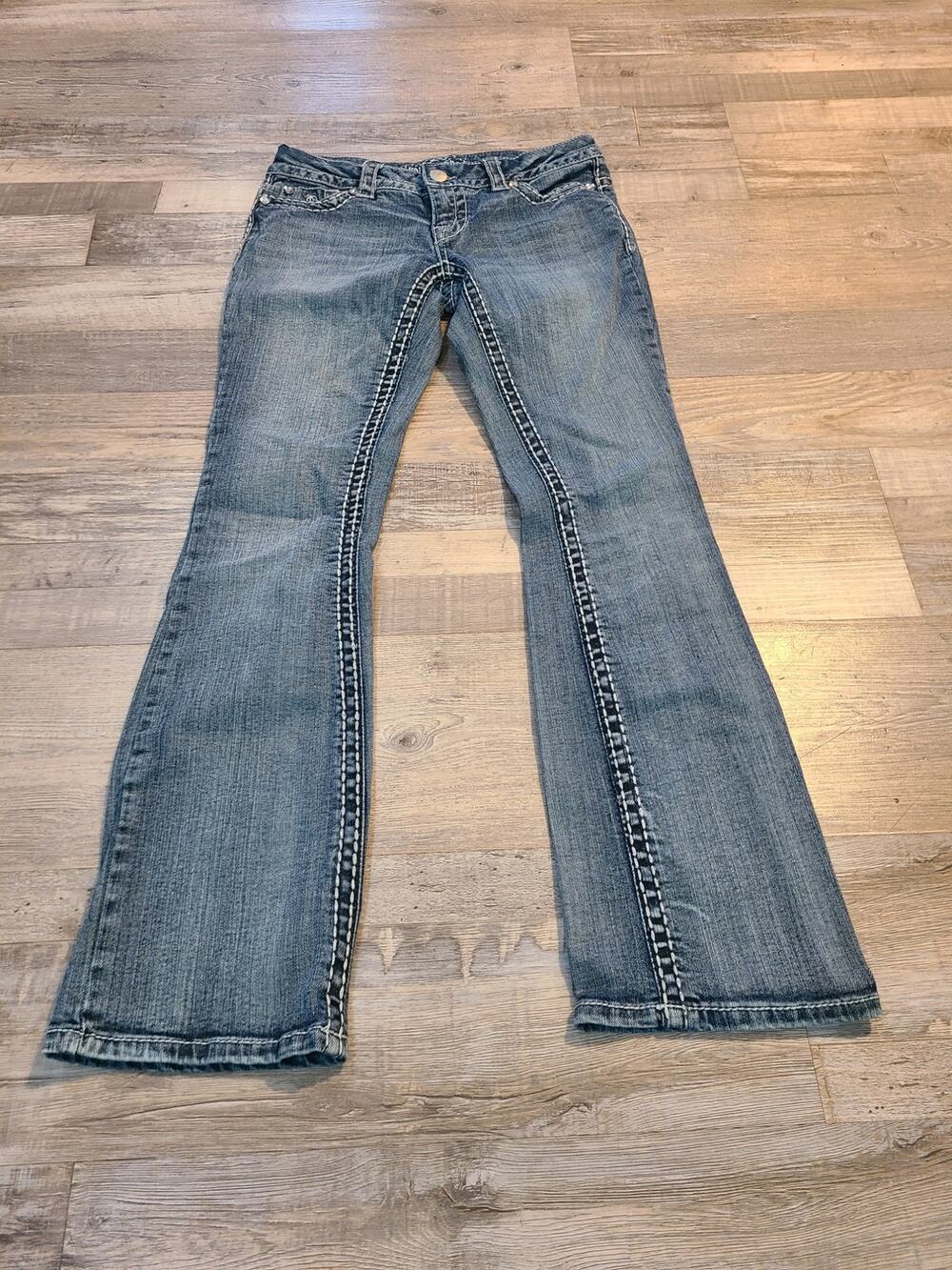 Paisley size 2 women's white washed bootcut jeans with embroidered pockets